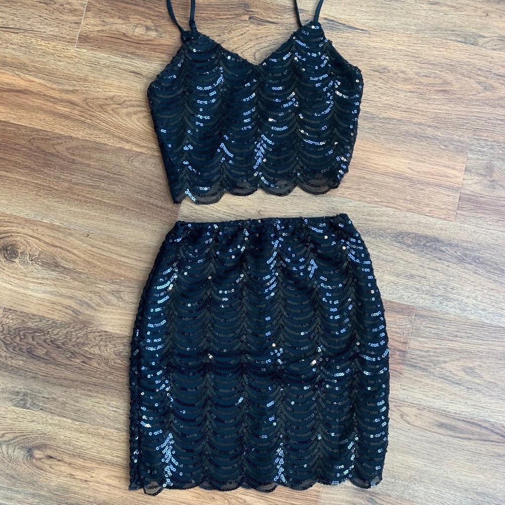 Sequin scalloped skirt set
